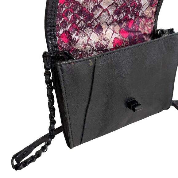 Elliott Lucca Crossbody Wristlet Bag Woven Black Gold Woven Flap Turn Lock - Picture 12 of 12